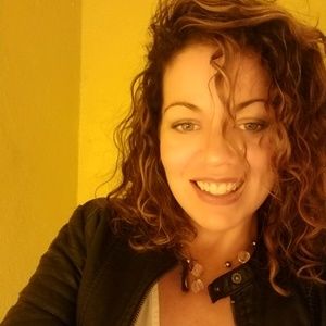 Meet your Posher, Rena